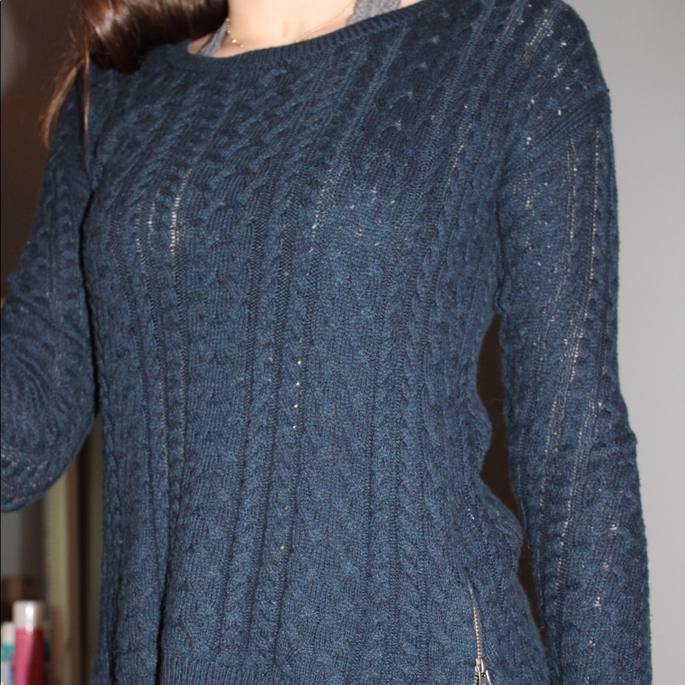 american eagle sweater